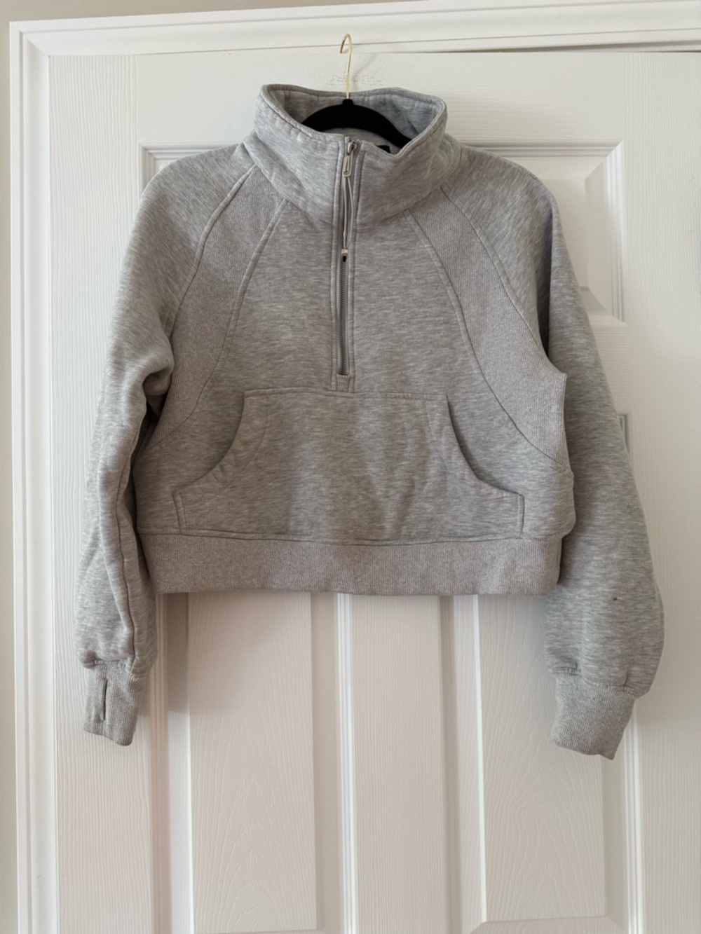Cropped Half-Zip Sweatshirt ** Bundle 5+ items and name your offer!!! 💖💞
